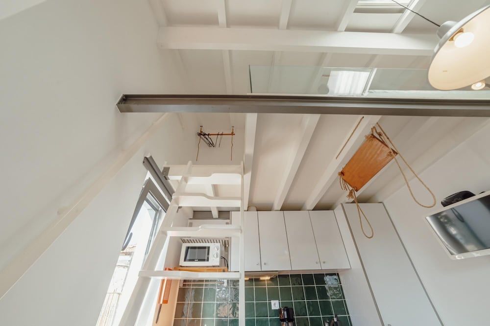 Mezzanine Stylish Apartment P by Vacationy Apartment 12