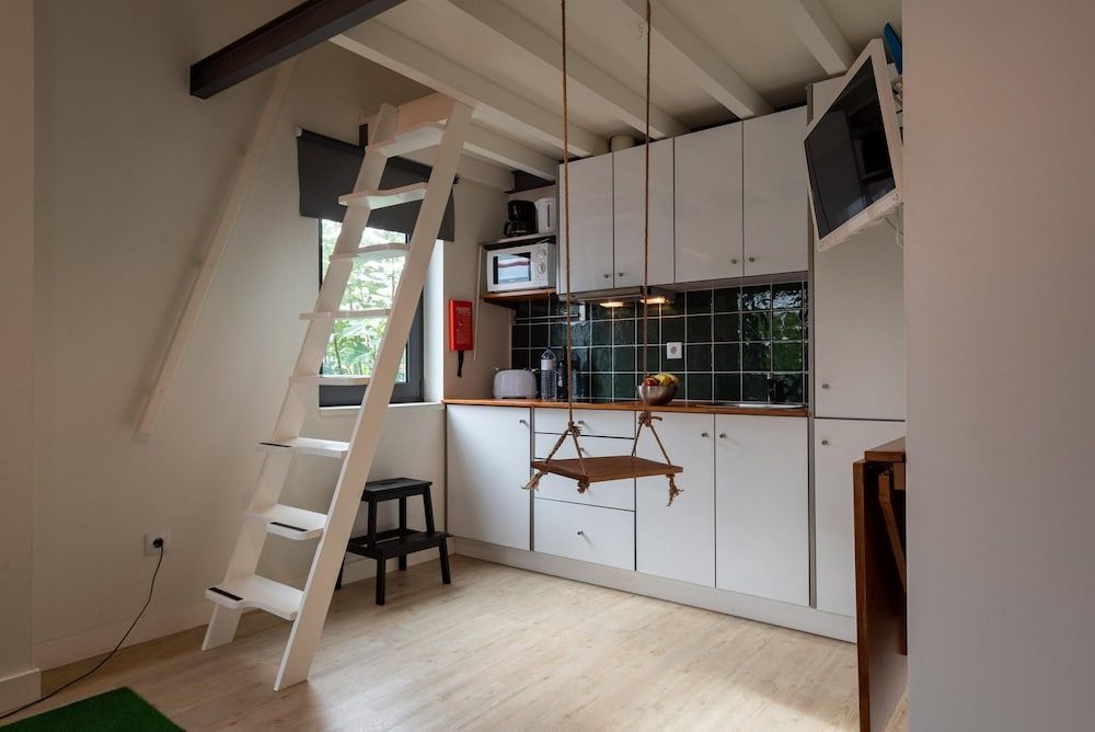 Mezzanine Stylish Apartment P by Vacationy