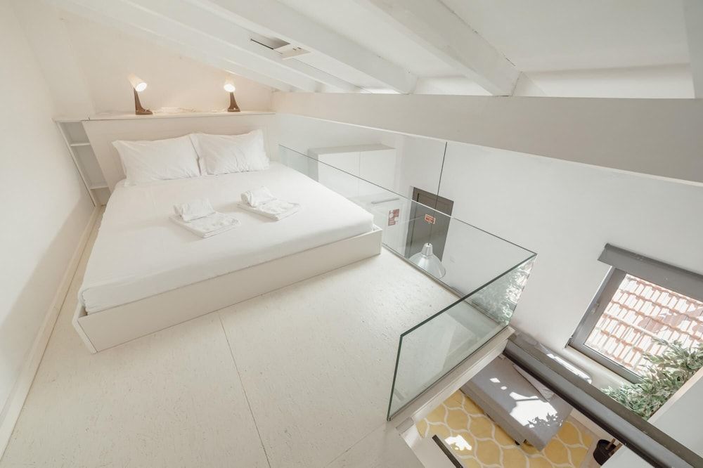 Mezzanine Stylish Apartment P by Vacationy Apartment 3