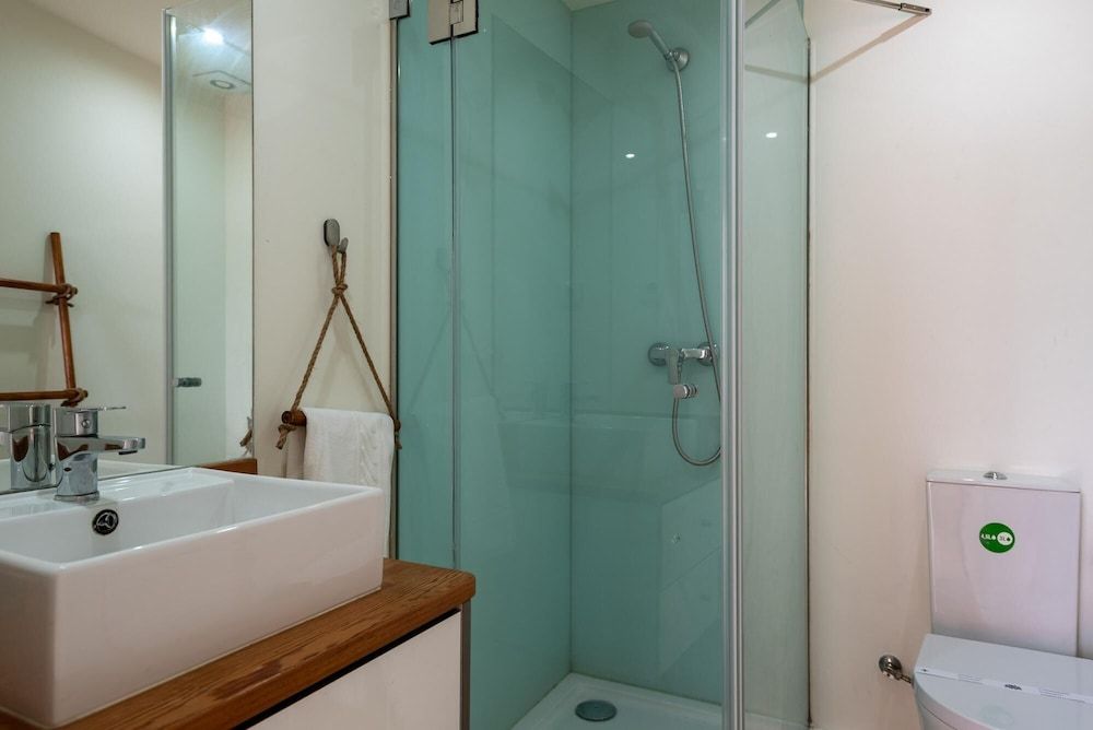 Mezzanine Stylish Apartment P by Vacationy Apartment 9