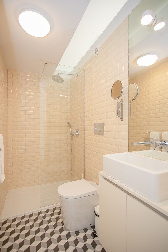 Liiiving - Downtown Balcony Studio Apartment 23