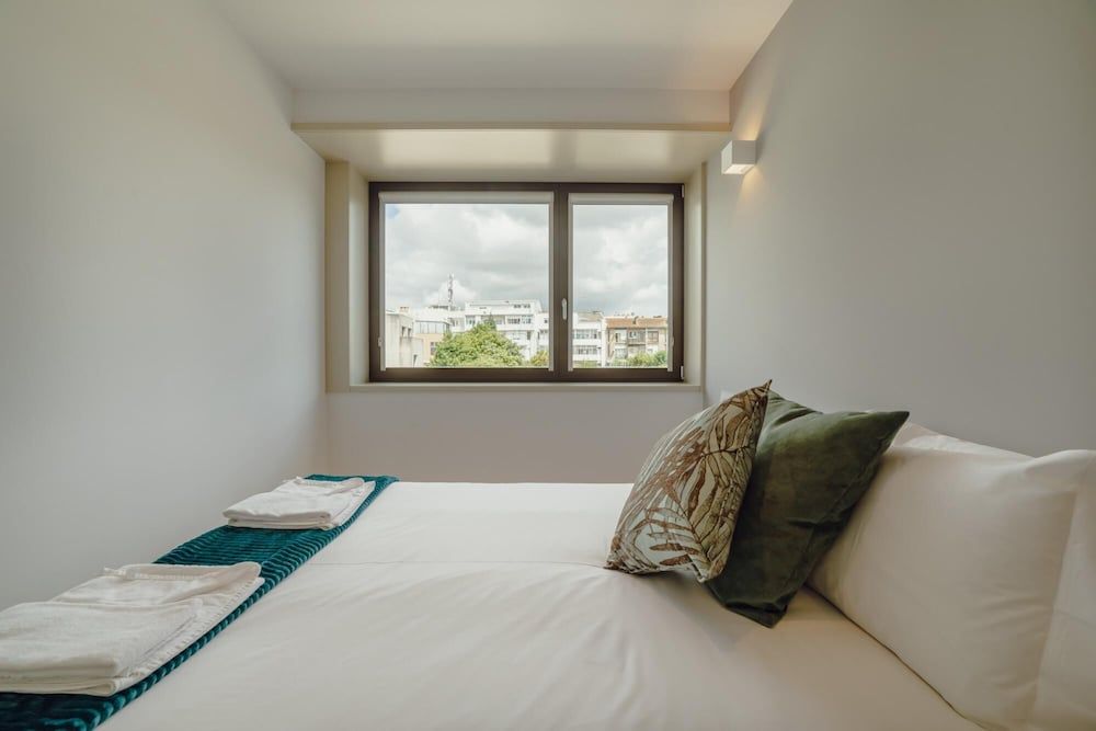 Legacy Oporto Design Apartment E by Vacationy