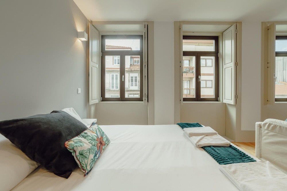 undefined Legacy Oporto Design Apartment F by Vacationy 5