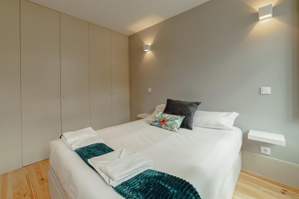 undefined Legacy Oporto Design Apartment F by Vacationy 2