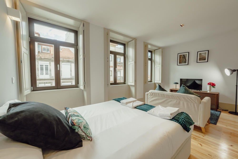 undefined Legacy Oporto Design Apartment F by Vacationy 4