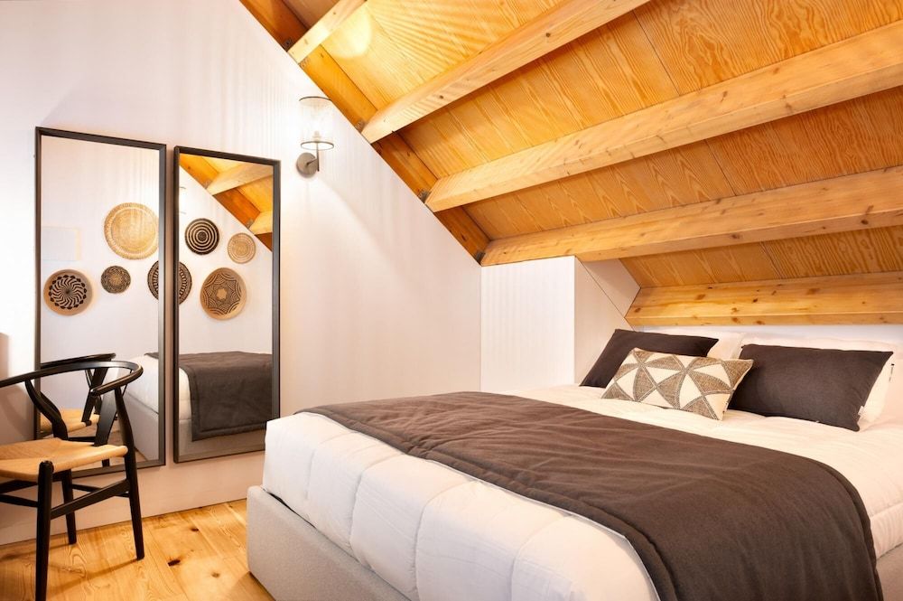 Elegant Downtown Apartment by Vacationy Apartment