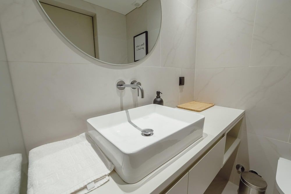 Elegant Downtown Apartment by Vacationy Apartment 14