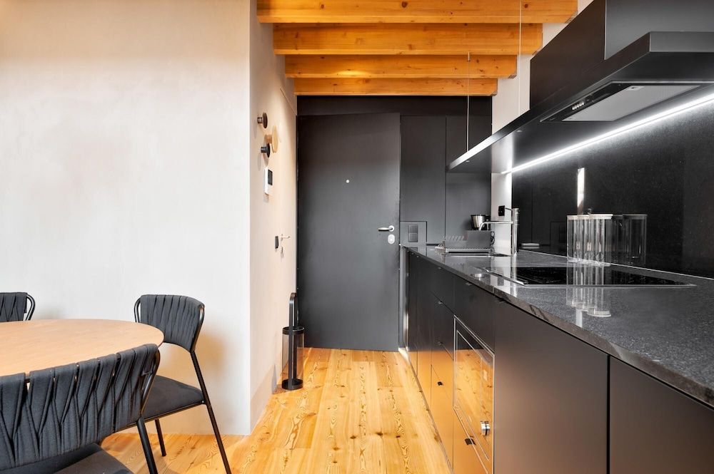 Elegant Downtown Apartment by Vacationy Apartment 17