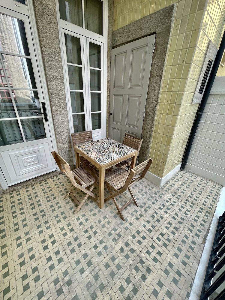 Top Porto Family Studio, 2 Bedrooms, Terrace, Courtyard View 6