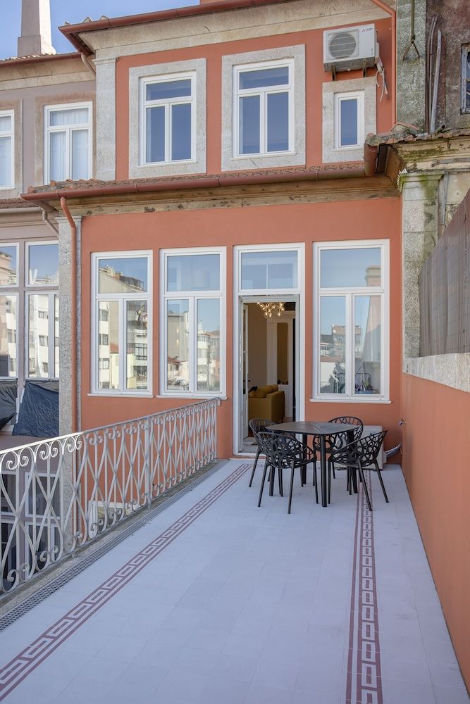 undefined Liiiving - Balcony Design Apartment