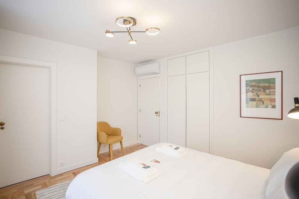 Liiiving in Porto - Design Bright House Design House 31