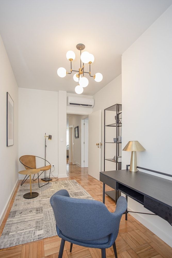 Liiiving in Porto - Design Bright House Design House 36