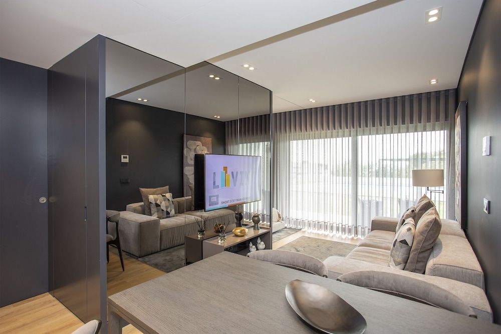 Liiiving in Porto - Dragão Pool View Apartment 15