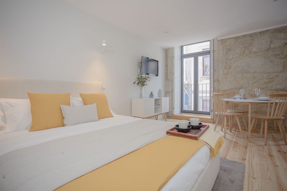 undefined Liiiving - Charming Downtown Delight II 2