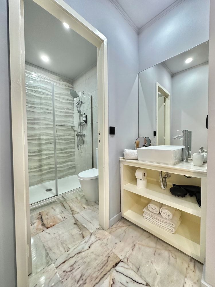 YOUROPO - Downtown Studio 6