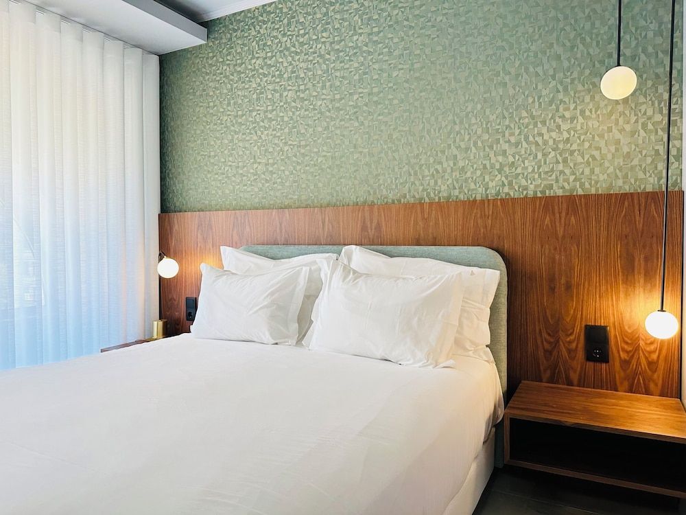 YOUROPO - Downtown Studio 3