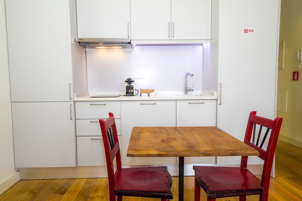 undefined Liiiving - Historic Clérigos Studio - 1B 8