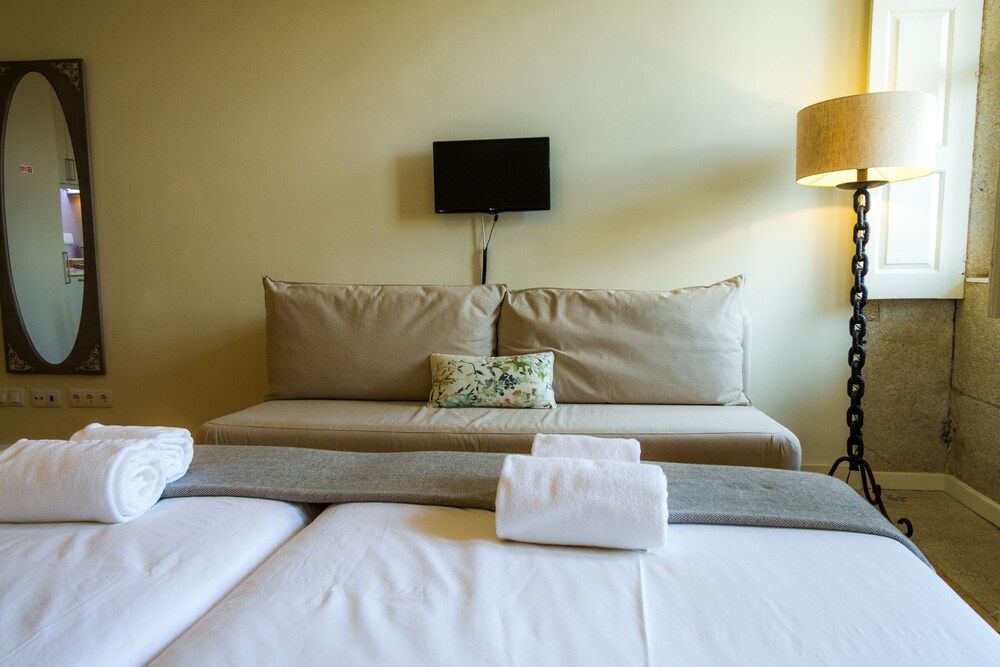 undefined Liiiving - Historic Clérigos Studio - 1B 7