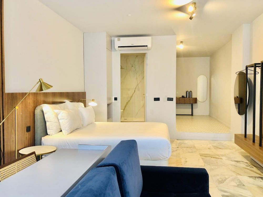 undefined Youropo - Downtown 2A 4