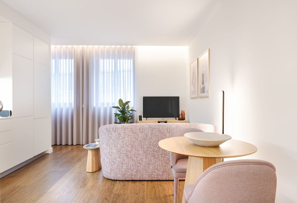 Catarina Serviced Apartments Standard Apartment, Courtyard View 13