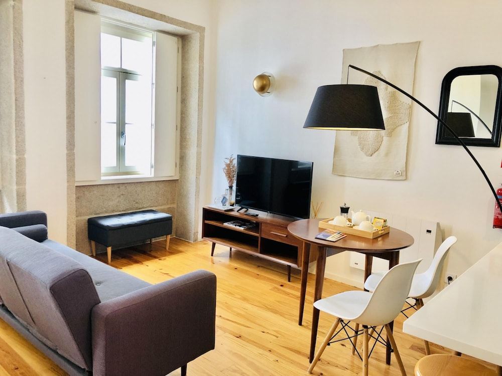 Youropo - The Tower 5F