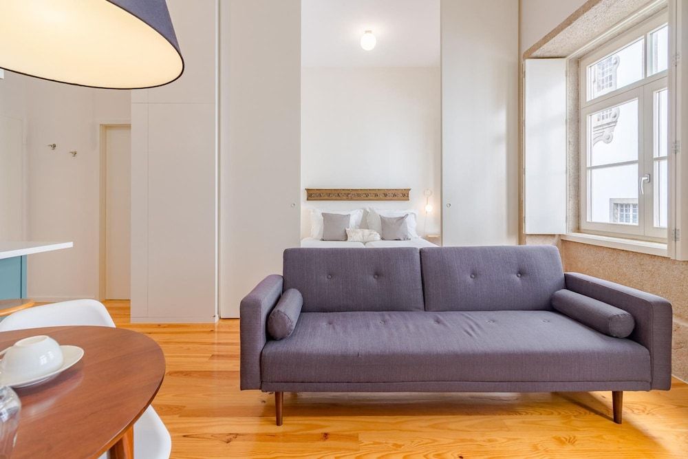 Youropo - The Tower 5F Studio 23