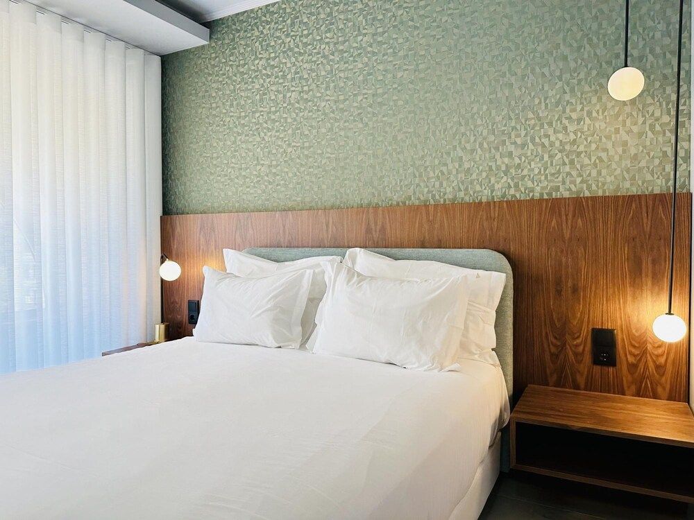 Youropo - Downtown 4A Studio 5