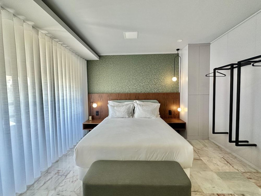 Youropo - Downtown 4A Studio 4