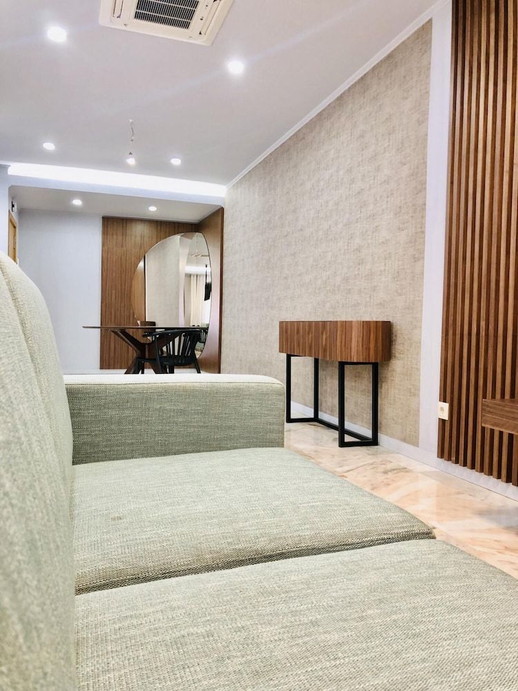 undefined Youropo - Downtown 4A 6