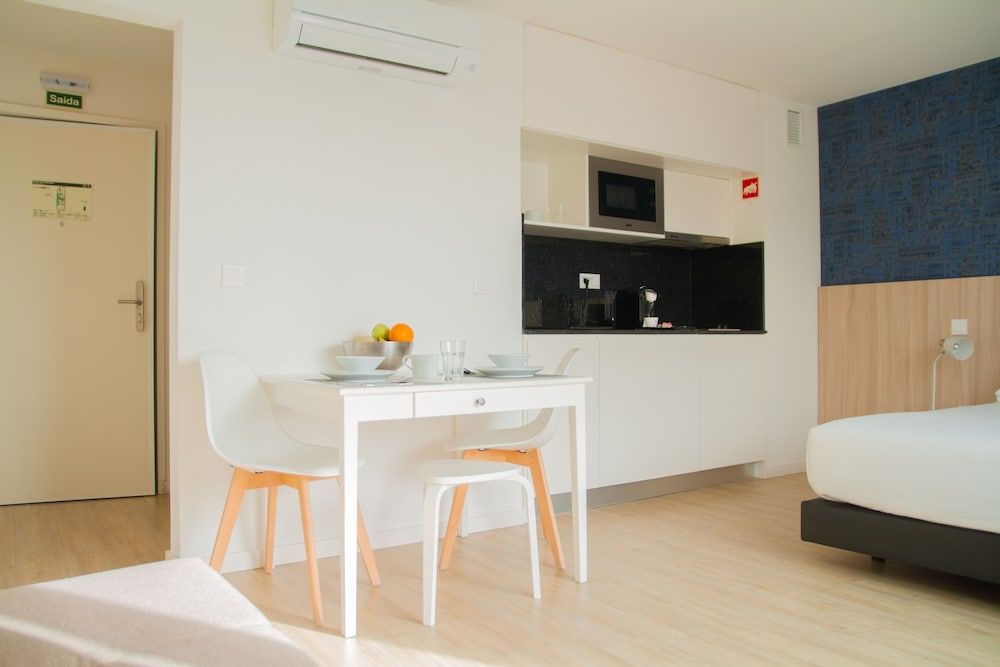 Room Select Porto Suites Studio 20