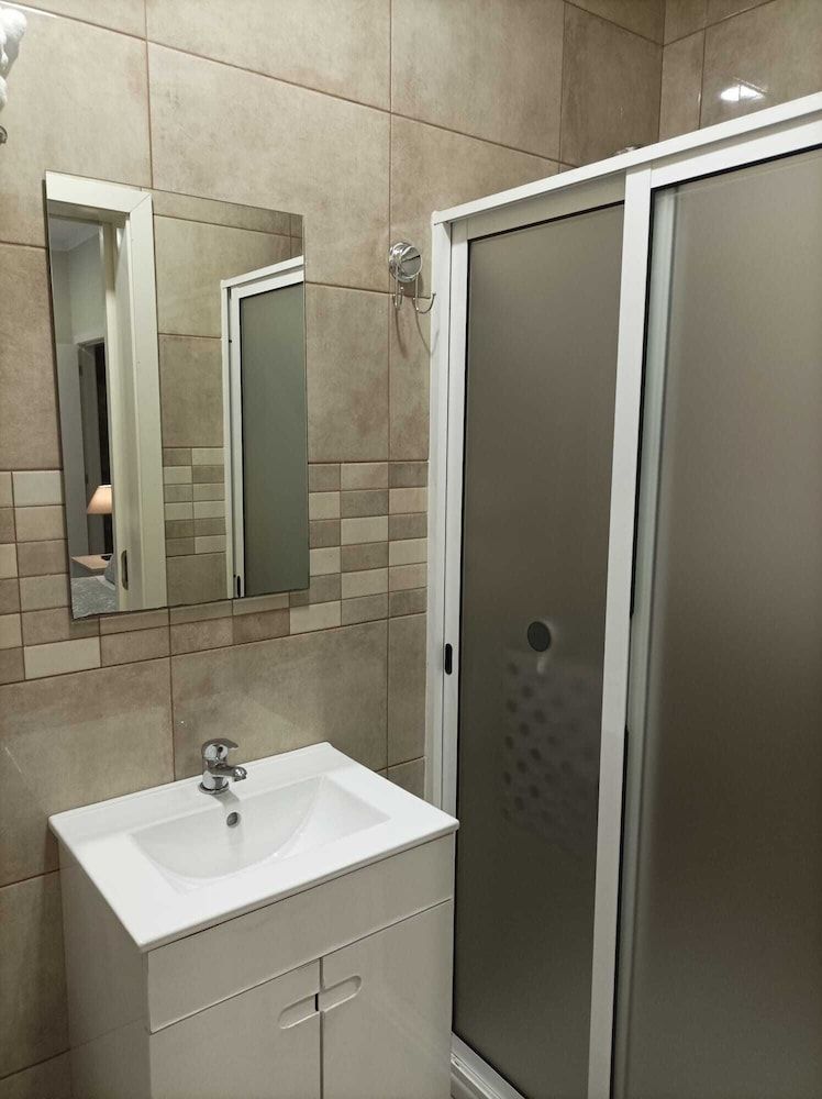 HOSPEDARIA LONDRES Family Double Room 11