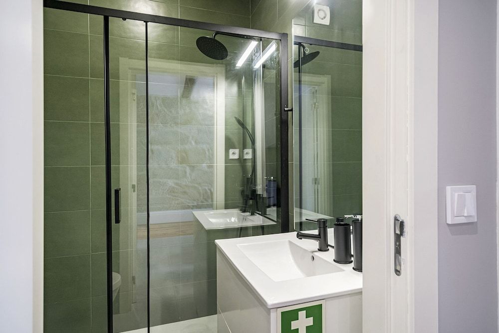 Olivia 1895 Apartments Standard Apartment 4