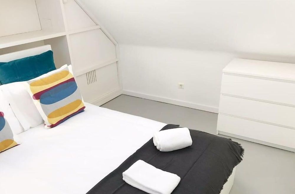 undefined Downtown Fantail 8