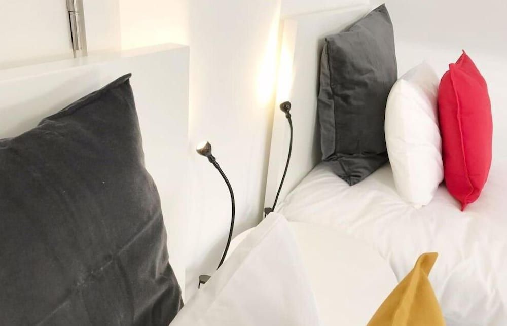 undefined Downtown Fantail 9