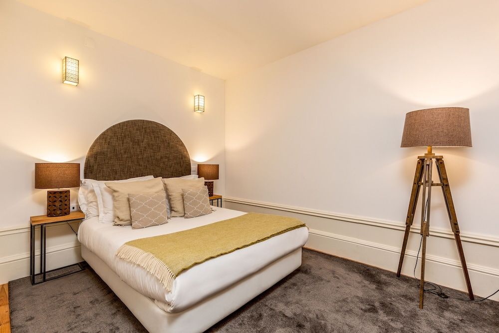 undefined YOUROPO - Stories 4