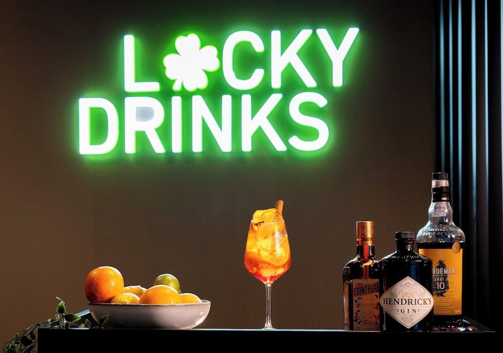 undefined Hotel Acta the Clover 5