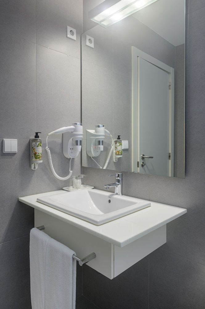 Hotel Torre Mar Superior Double Room 3