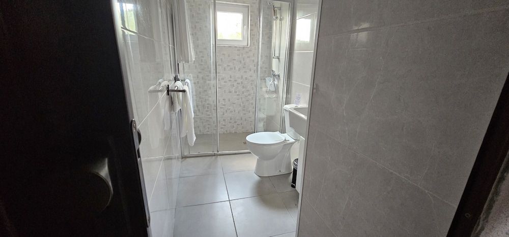 Standard Double Room, Private Bathroom, Garden View (Chambre Std 2)