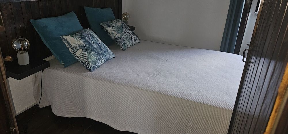 Standard Double Room, Ensuite, Garden View (Chambre Std 3)