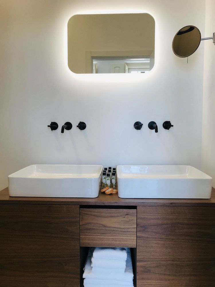 O Paço - Exclusive Accommodation Deluxe Double Room, Pool View 4