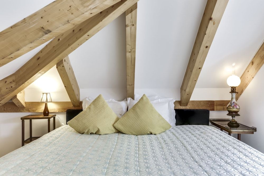 Family Suite, 1 King Bed with Sofa bed (Castle View 9)