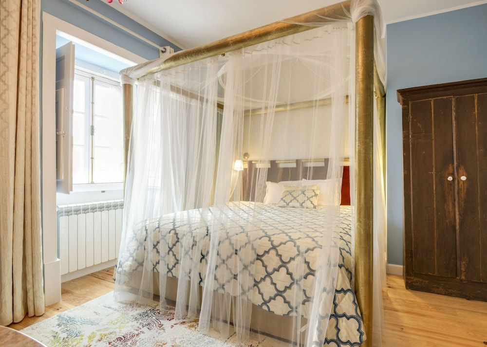Romantic Double Room, 1 Queen Bed, City View (2)