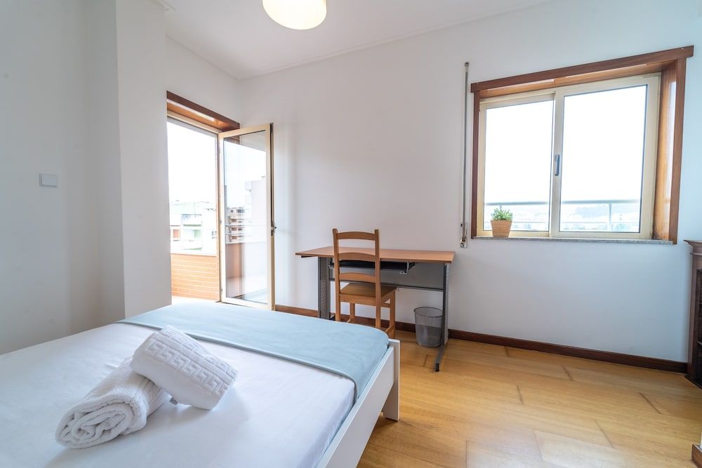 House and People - Artur Bivar City Apartment, 4 Bedrooms 11