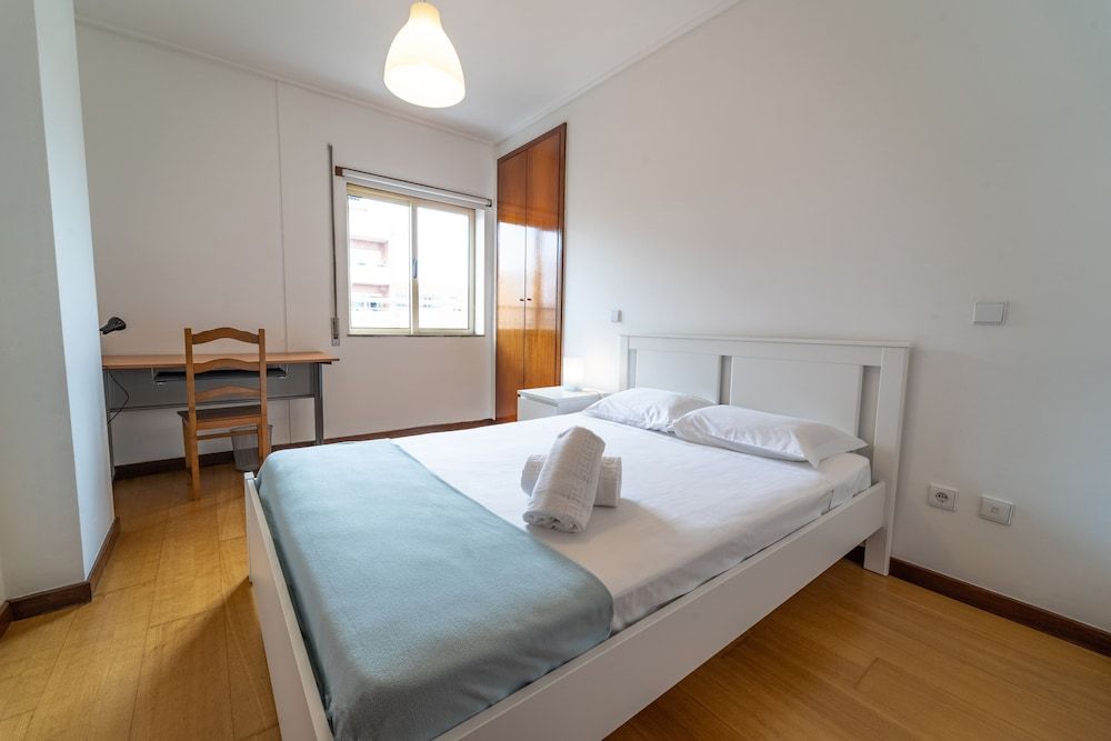 House and People - Artur Bivar City Apartment, 4 Bedrooms 4