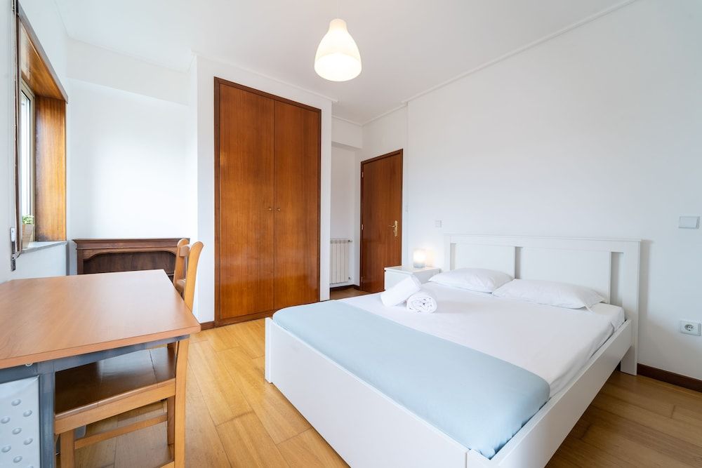 House and People - Artur Bivar City Apartment, 4 Bedrooms 12