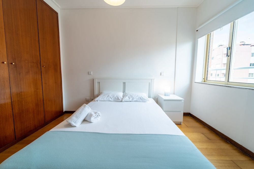 House and People - Artur Bivar City Apartment, 4 Bedrooms 2