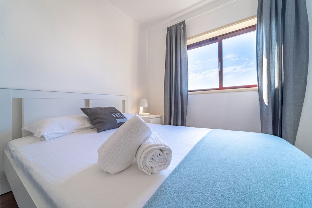 undefined House and People - Feliciano Ramos 2