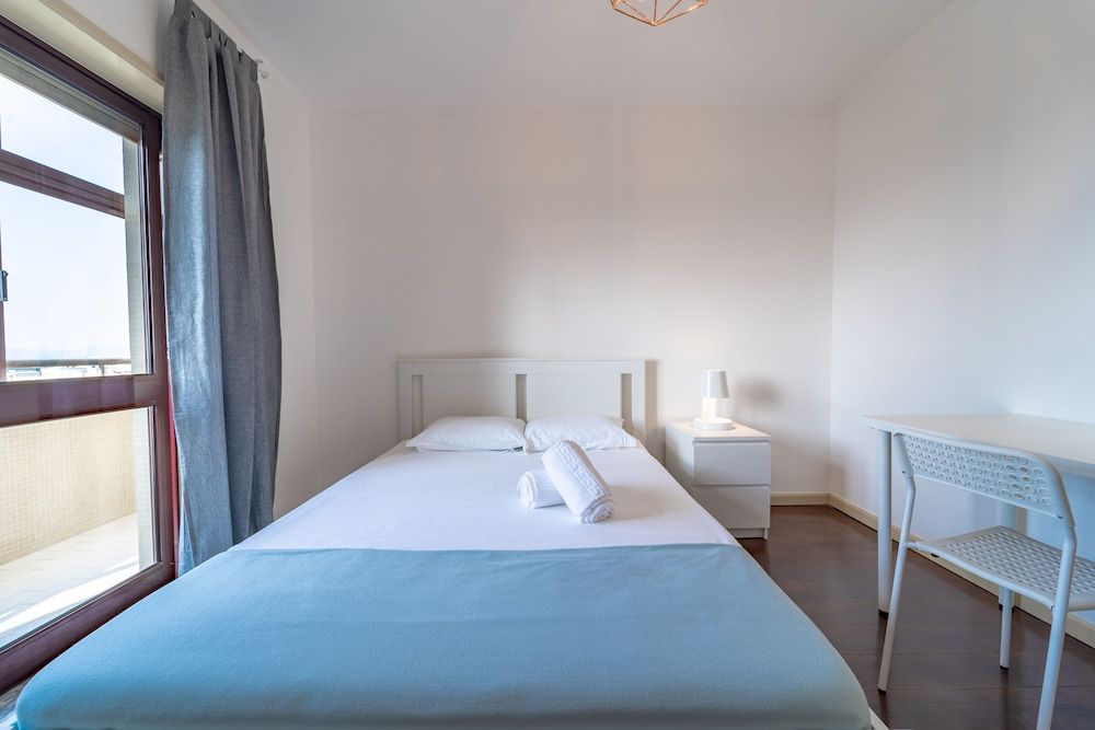 House and People - Feliciano Ramos 2 Apartment, 4 Bedrooms, Non Smoking, City View 7