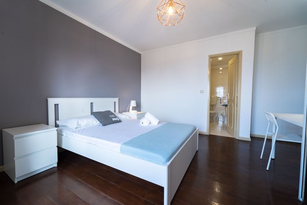 undefined House and People - Feliciano Ramos 2 8