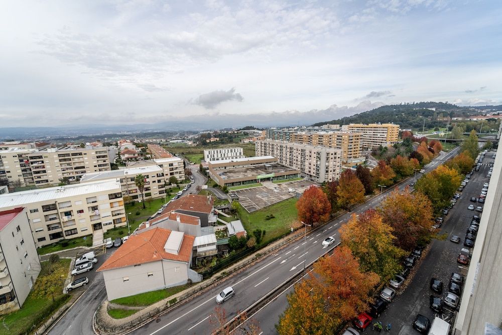 House and People - Apartamento Espaçoso Apartment, 3 Bedrooms, Balcony, City View 8